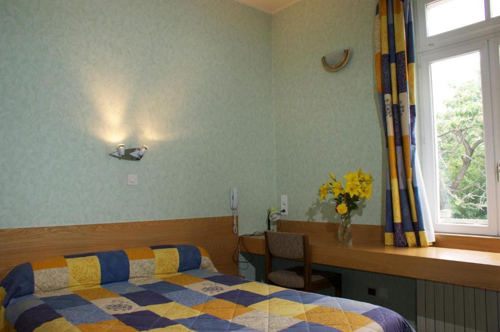 Hotel Le Lyon Брон Стая снимка