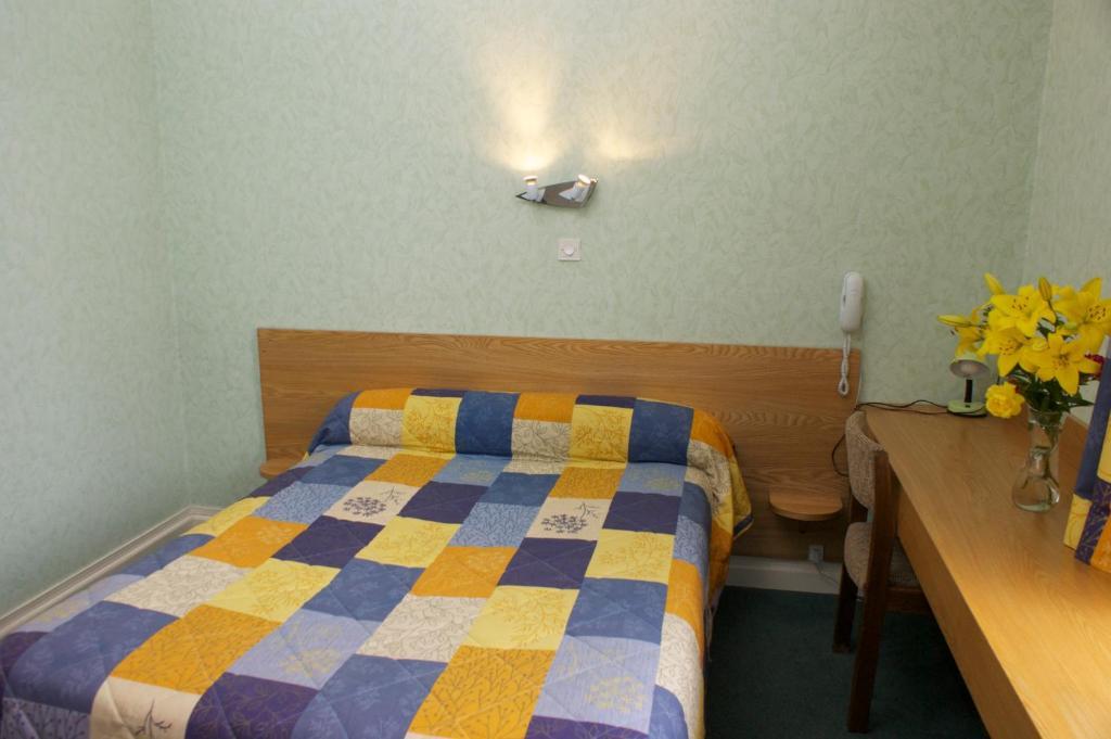 Hotel Le Lyon Брон Екстериор снимка