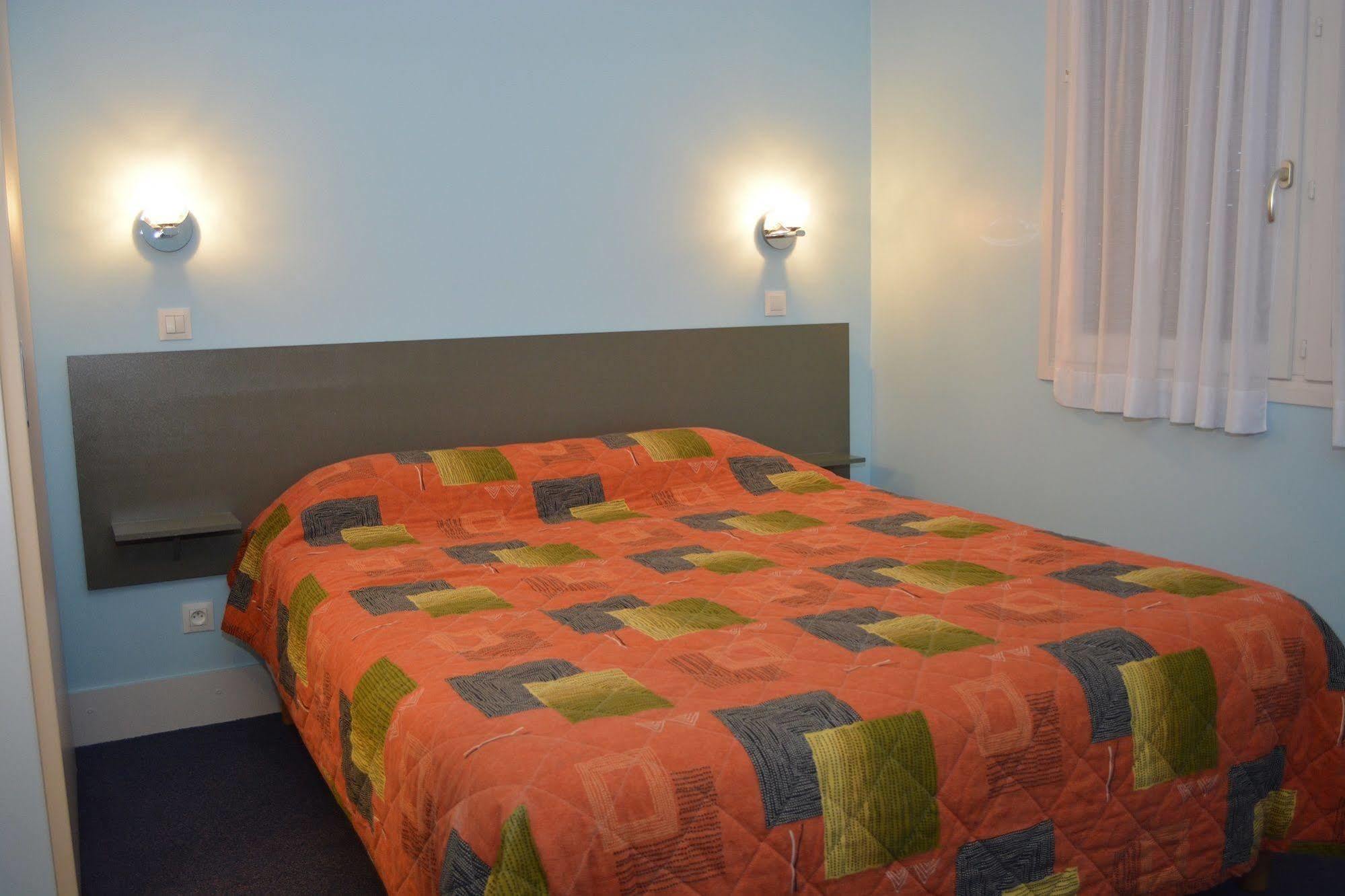 Hotel Le Lyon Брон Екстериор снимка