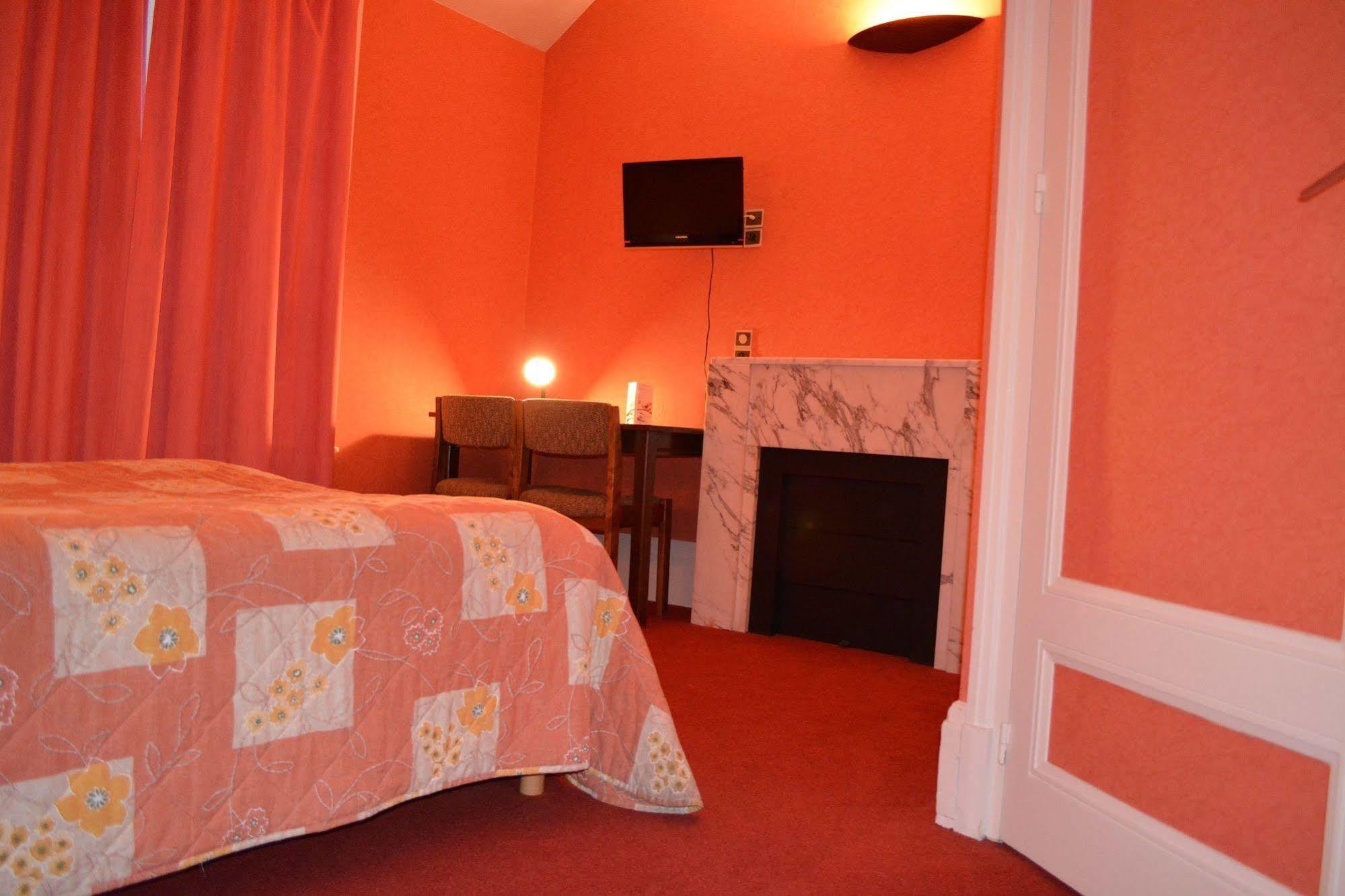 Hotel Le Lyon Брон Екстериор снимка