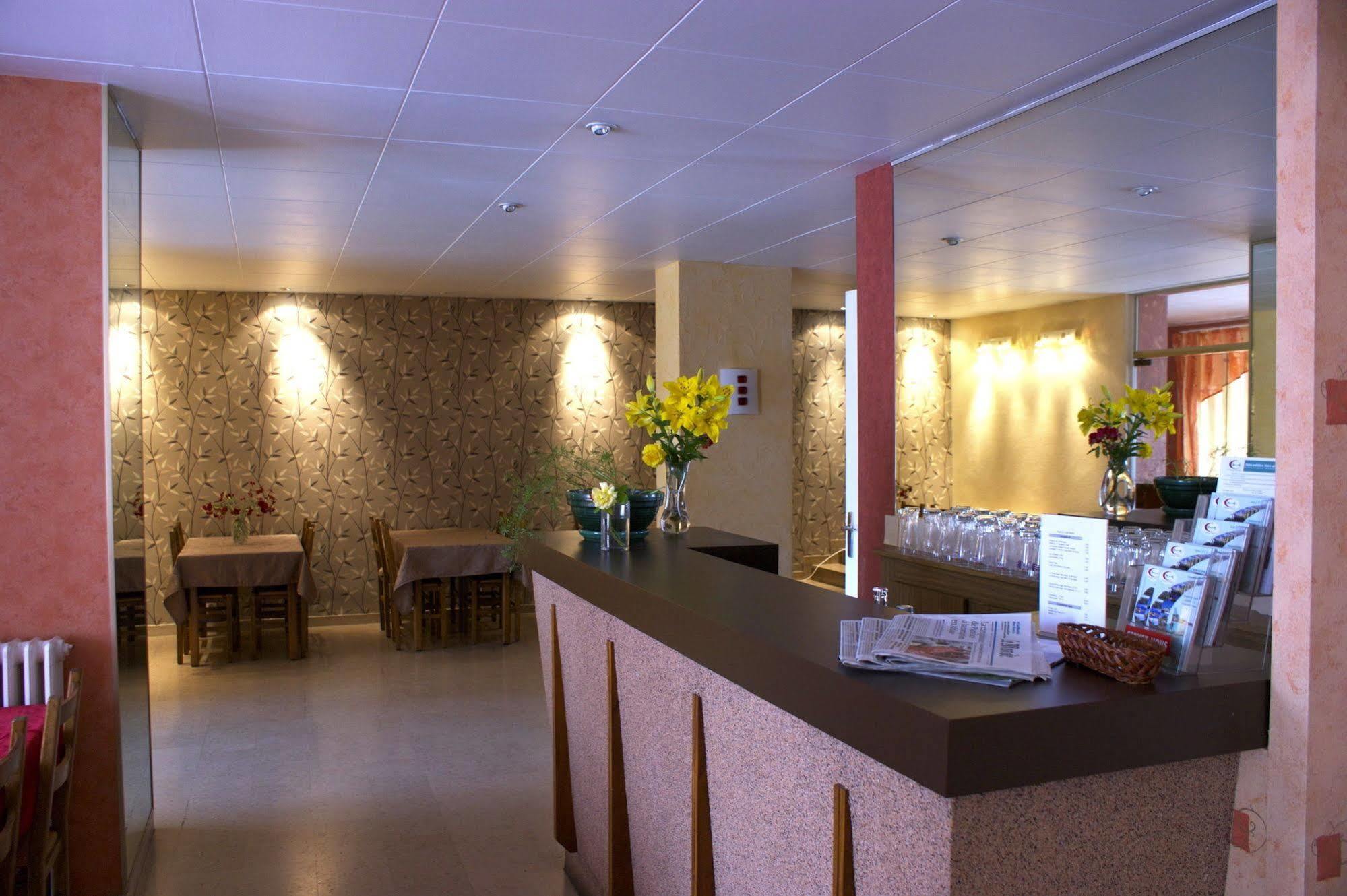 Hotel Le Lyon Брон Екстериор снимка
