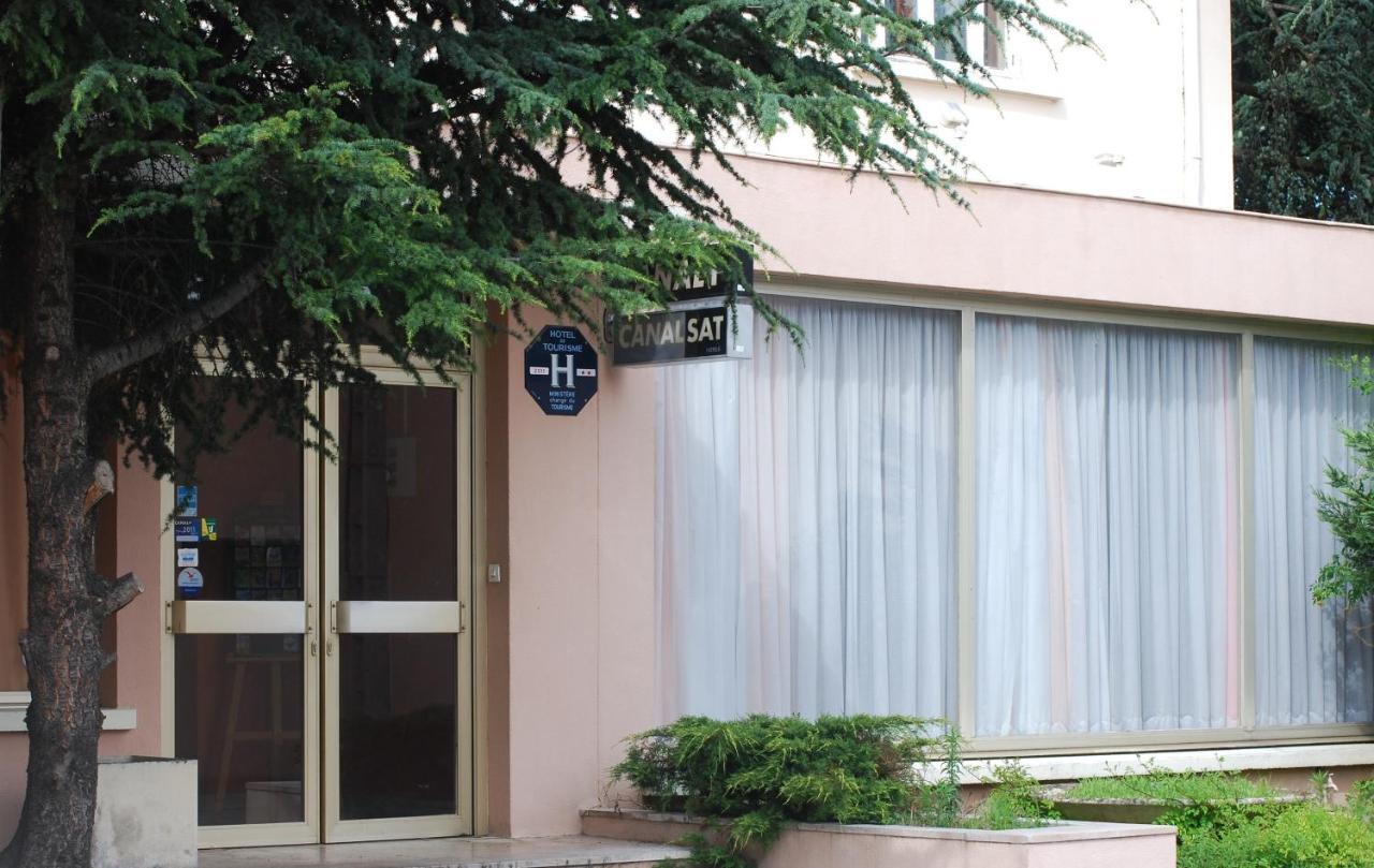 Hotel Le Lyon Брон Екстериор снимка