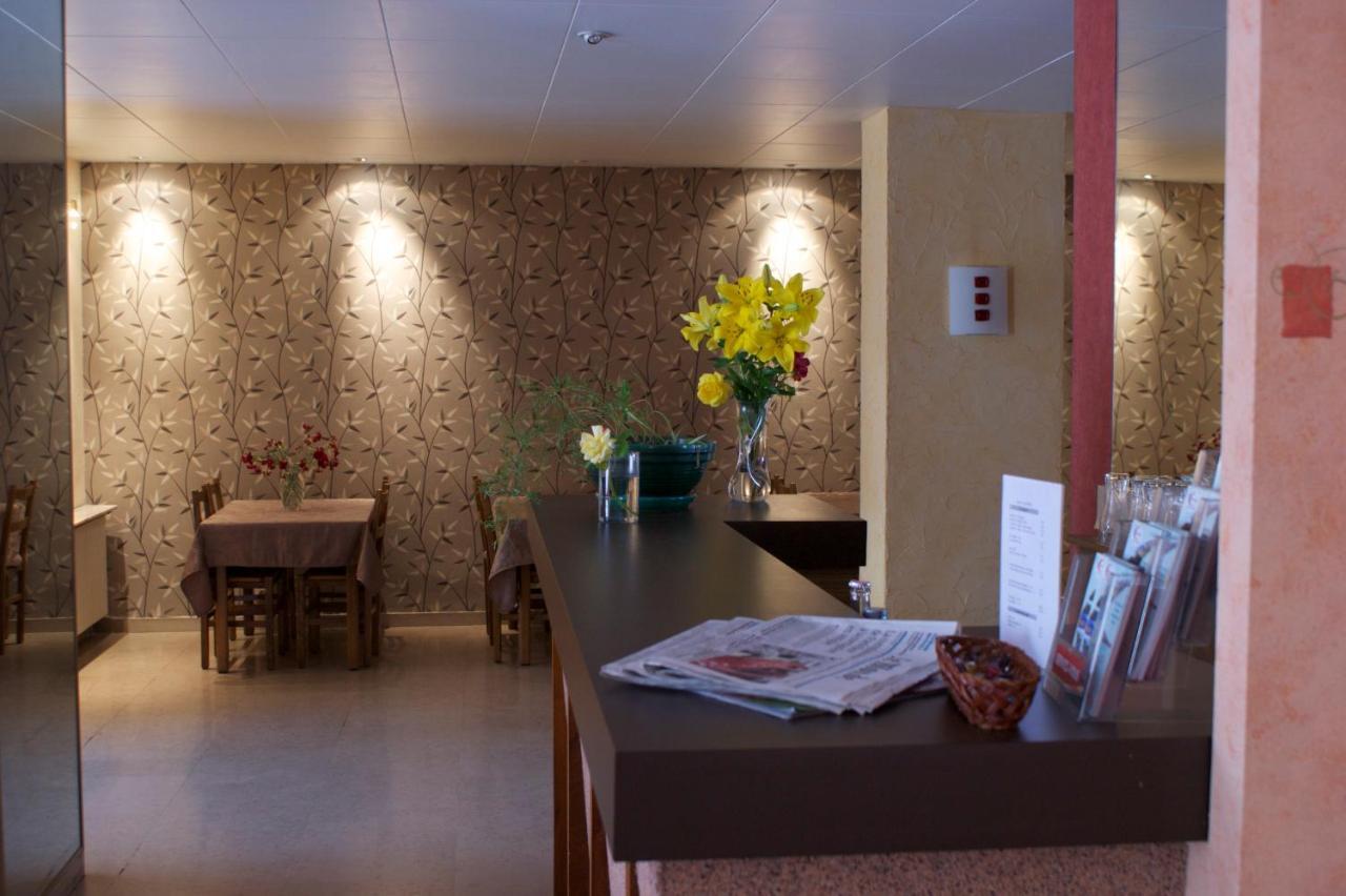 Hotel Le Lyon Брон Екстериор снимка
